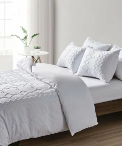 Bibb Home 2000 Count Tufted Duvet Cover (3-Piece)