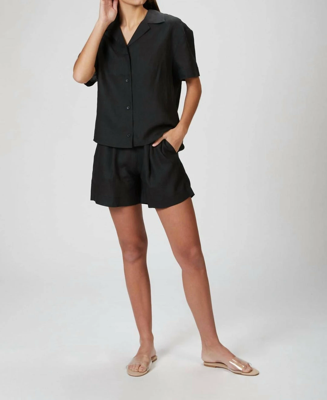 Asceno Zurich Short in Black - women - Image 2