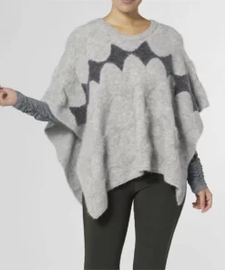 Coco + Carmen Annabelle Eyelash Poncho in Grey - women